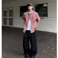 粉红色