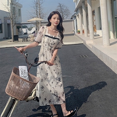 米白色收腰显瘦印花连衣裙女2023夏季新款法式温柔风超仙漂亮裙子，女装连衣裙，辉之琳