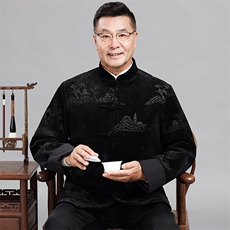 黑色