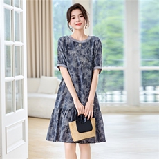 2025夏季新款时尚百搭高端时尚拼接裙年轻印花双绉真丝连衣裙女，女装连衣裙，阿舍尔精品