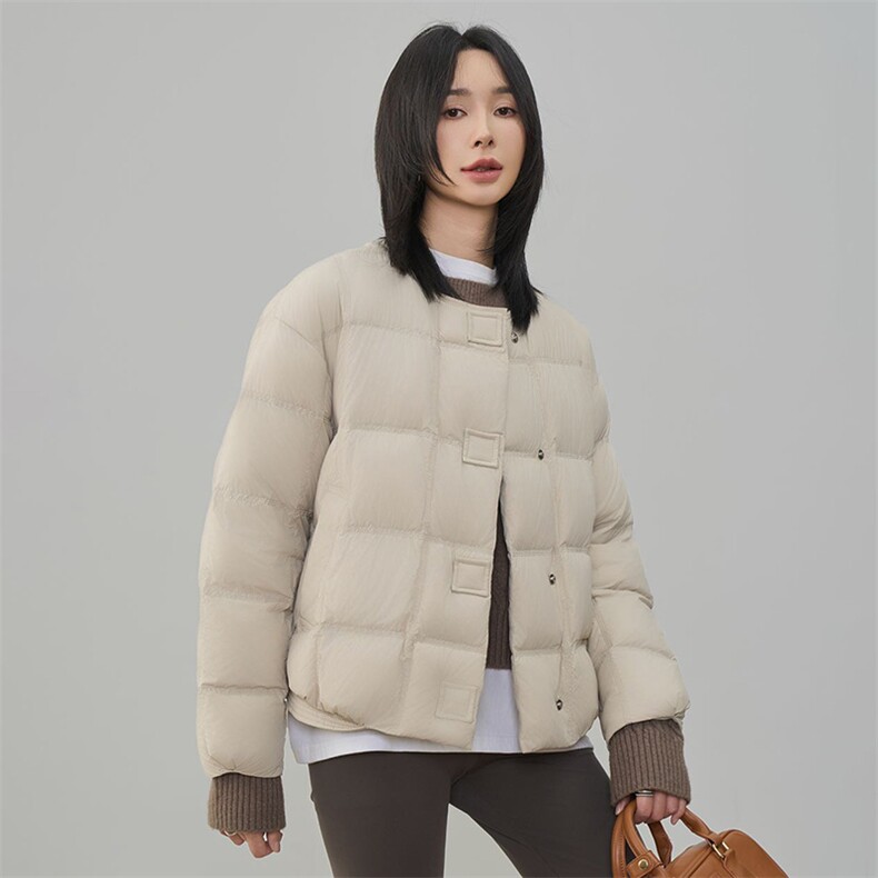 现货2025年新款90白鸭绒休闲圆领时尚羽绒服女,女装羽绒服,阳光伊恋