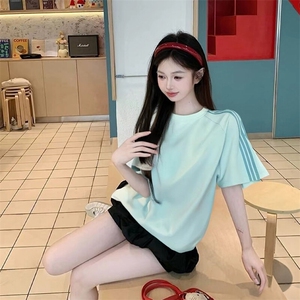 抖音得物品质二开240克宽松纯棉美式潮牌印花三条杠中性风短袖T恤图片