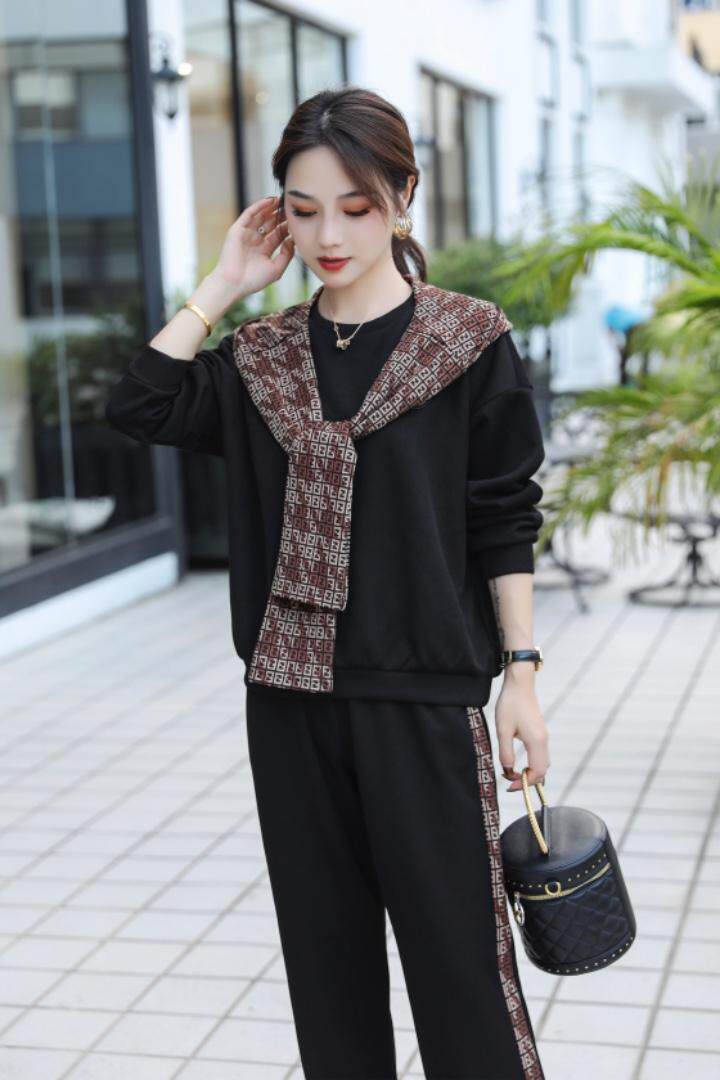 秋季套装，帽子可脱卸，女装职业装，兰蔻儿