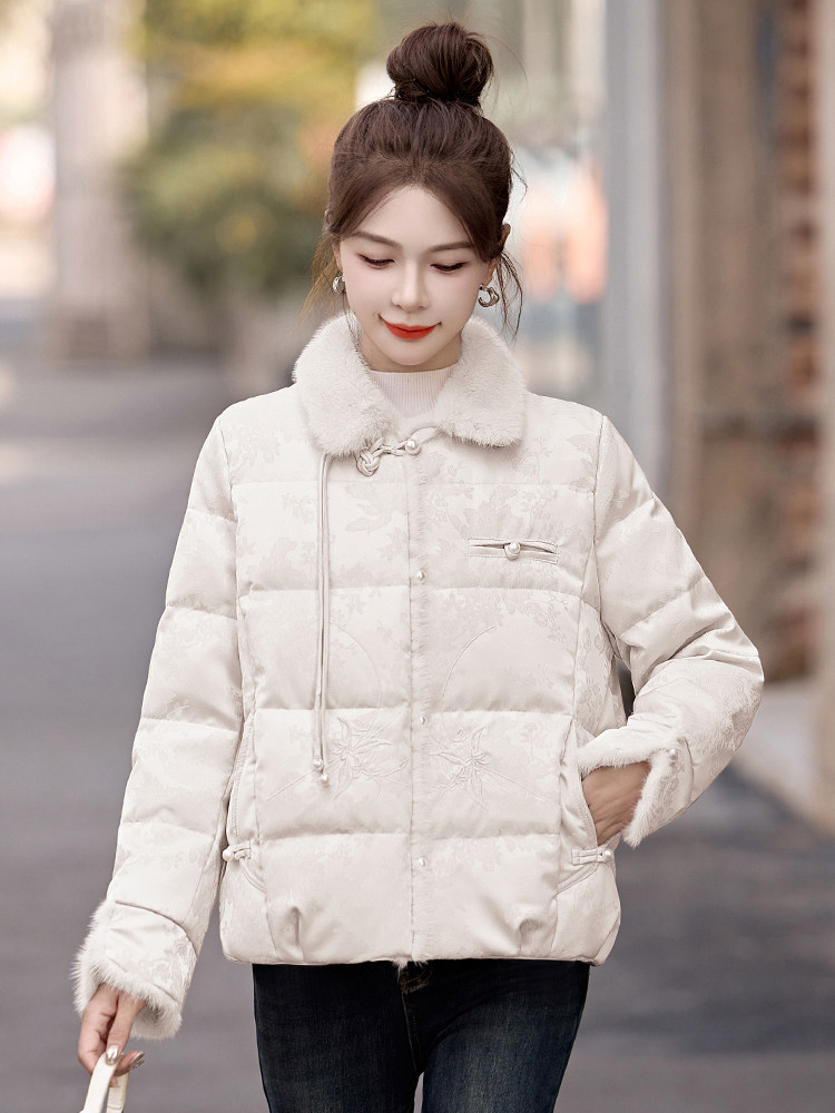 新中式国风羽绒服女2024冬季新款超好看洋气独特别致短款粉色外套,女装羽绒服,伊仟回