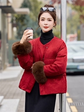 现货、现货2025年人丝冬季新款新中式真狐狸毛短款气质羽绒服，女装羽绒服，艾仟回(原伊仟回)