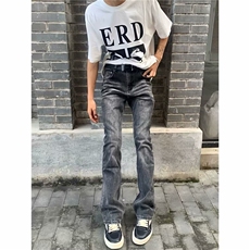 黑灰色