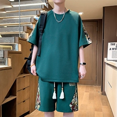 绿色