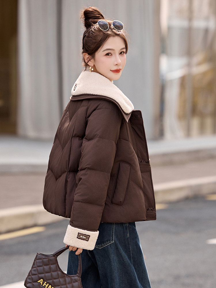 2025年冬季韩版宽松设计感毛毛翻领加厚羽绒服女高端保暖洋气,女装羽绒服,衣之秀