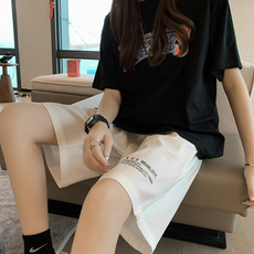 白色