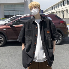 黑色