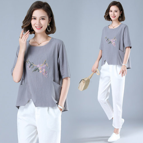 2024年夏季文艺清晰圆领纯色绣花时尚简约短袖舒适版型通勤常规，女装衬衫，风姿绰