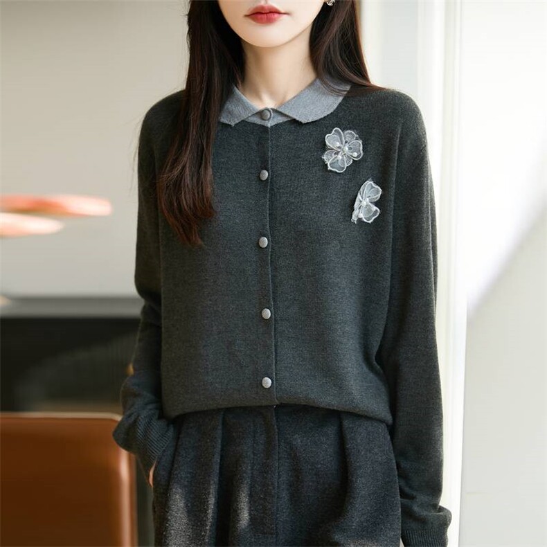 2025时尚百搭通勤简约休闲娃娃领花朵开衫，女装针织衫/毛衣，唐诺