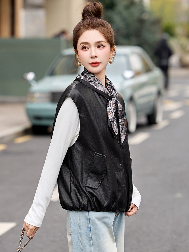 马甲女2025春装新款超火时髦洋气宽松慵懒风黑色短款皮衣坎肩外套,女装短外套,依多米