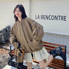 秋款棒球服领拼接不规则鱼尾下摆宽松外套2C050-1290-P170-K268，女装短外套，2C050
