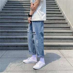 港风夏款男破洞牛仔裤宽松字母印花潮直筒九分裤n图片