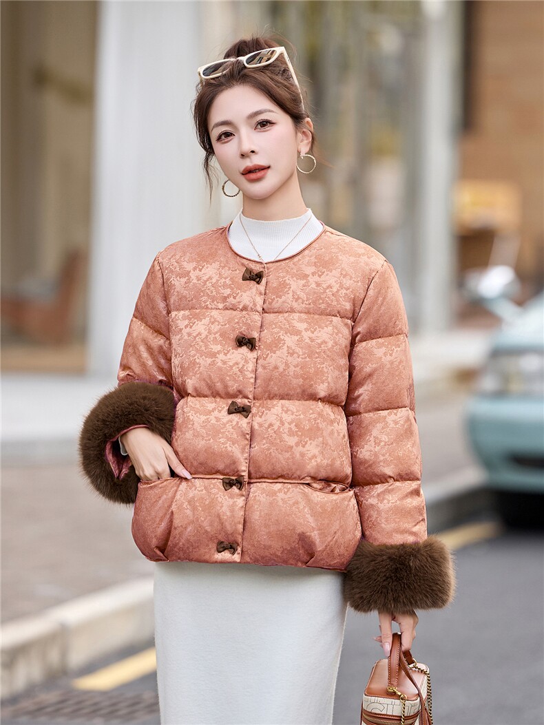 新中式提花羽绒服女2026冬季新款仿真狐狸毛90白鸭绒短外套女,女装羽绒服,姿衣坊