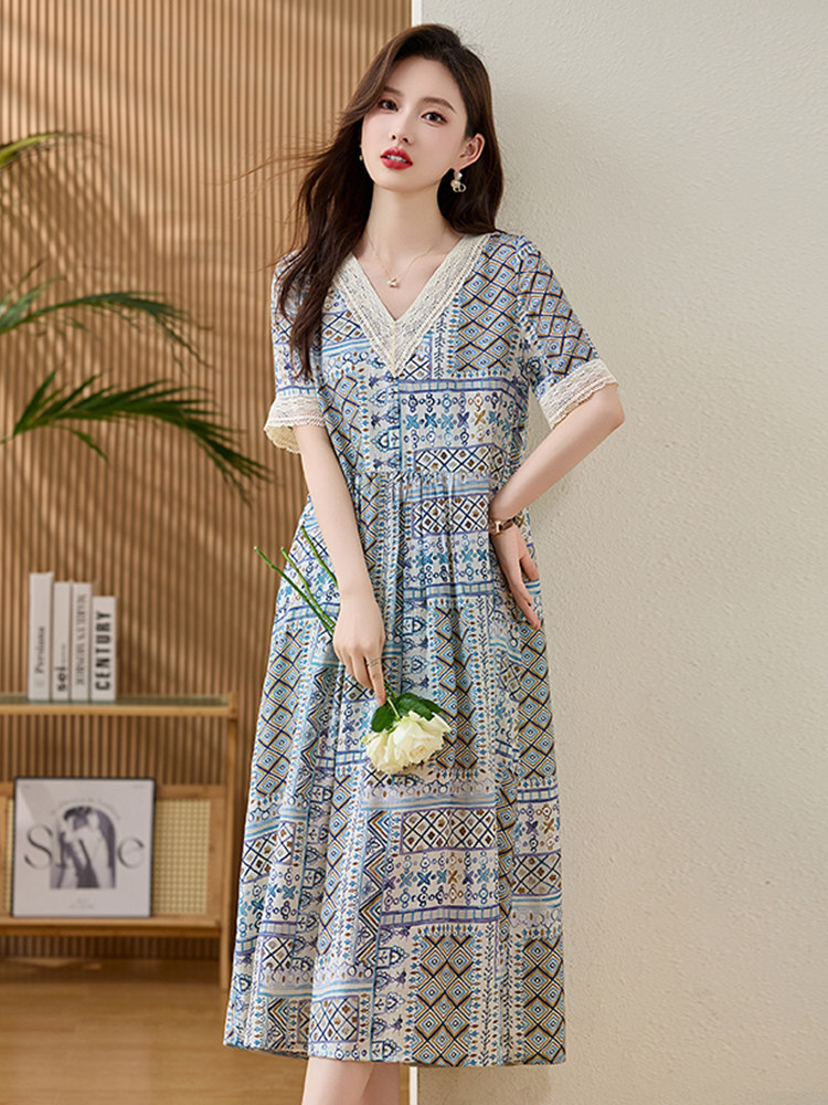 波西米亚印花连衣裙女夏2025新休闲宽松显瘦V领蕾丝拼接减龄裙子,女装连衣裙,姿衣坊