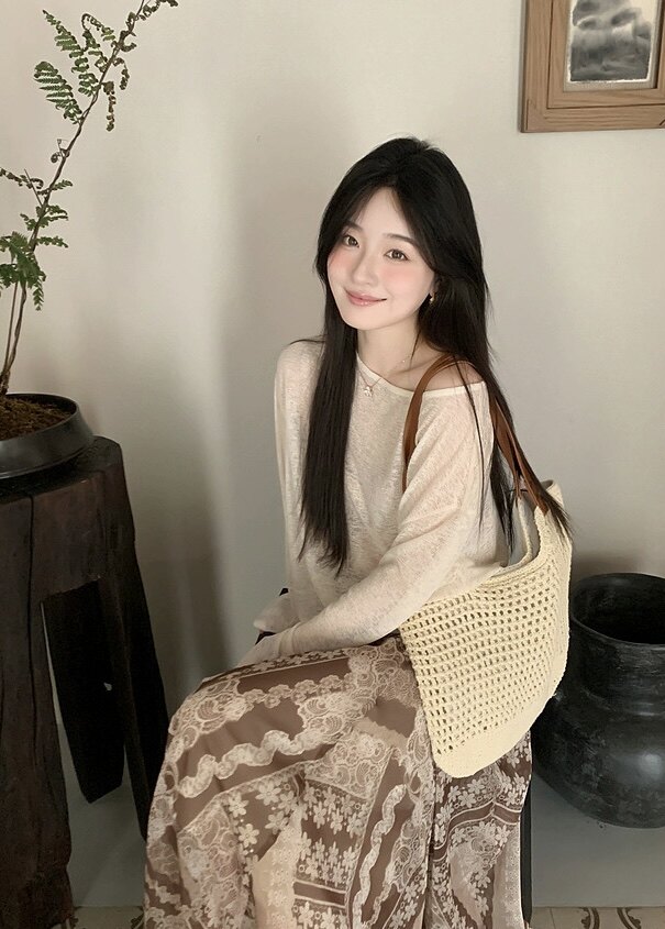 夏季镂空肌理感城市海岸风一字领罩衫轻薄斜肩防晒长袖T恤,女装T恤,湘姗