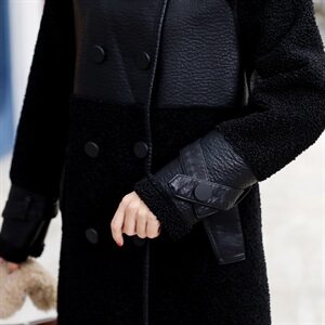 主推款两面穿2022冬季新款皮衣套装女加厚中长款皮毛一体风衣图片