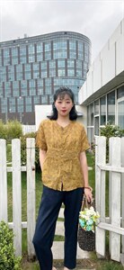 纯苎小衫
时尚女装巜川哲》4028图片