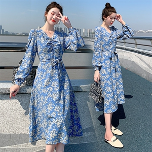 新款碎花连衣裙设计感气质收腰显瘦法式系带长裙子中国2025图片