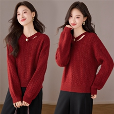 2025秋冬新款V领宽松红色打底毛衣女小个子设计感小众长袖羊毛衫，女装羊毛衫，艾米