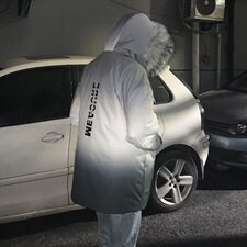 墨绿色