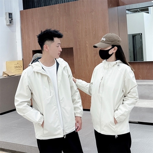 2025春季新款休闲百搭冲锋衣男女同款图片
