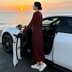 欧货休闲时尚套装裙女春款设计感修身褶皱长袖上衣半身长裙两件套，女装套装/套裙，江南