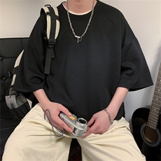 黑色