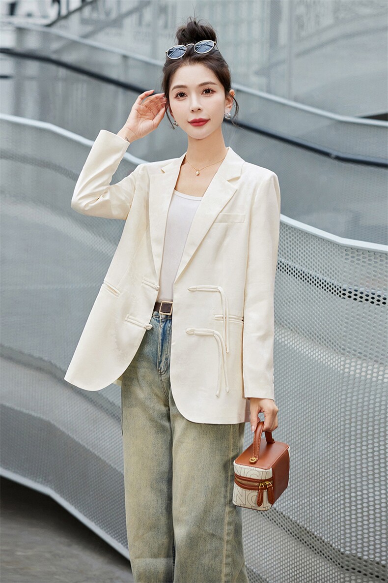 杏色新中式小西装外套女短款2024春季新款设计感小众西服上衣,女装西装,岚衣(原川流布茜）