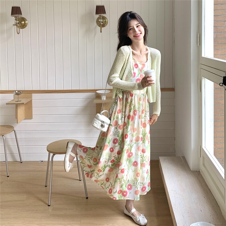 法式温柔风碎花吊带连衣裙女春季2025新款搭配针织开衫,女装连衣裙,维壹