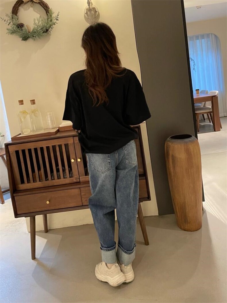 春季新款直筒牛仔裤，女装牛仔裤，玫瑰共和国