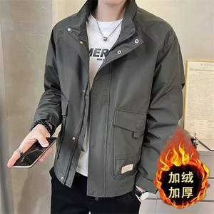 外套男秋冬款2026新款秋季男装衣服潮牌痞帅工装上衣立领夹克,烤肉店搭配什么颜色的衣服图片