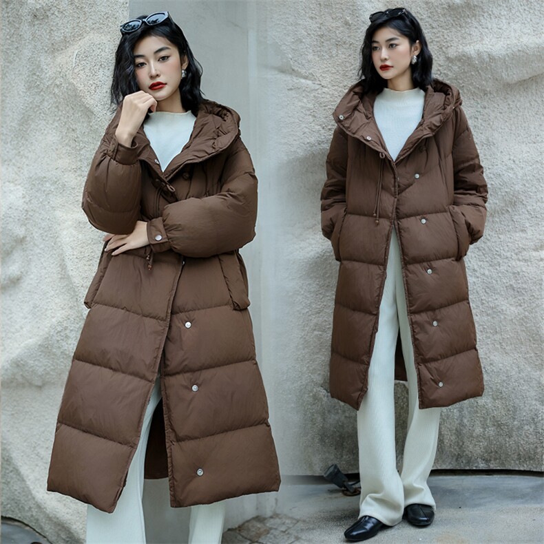 现货现货现货24冬季新款90白鸭绒长款直筒型羽绒服,女装羽绒服,阳光伊恋