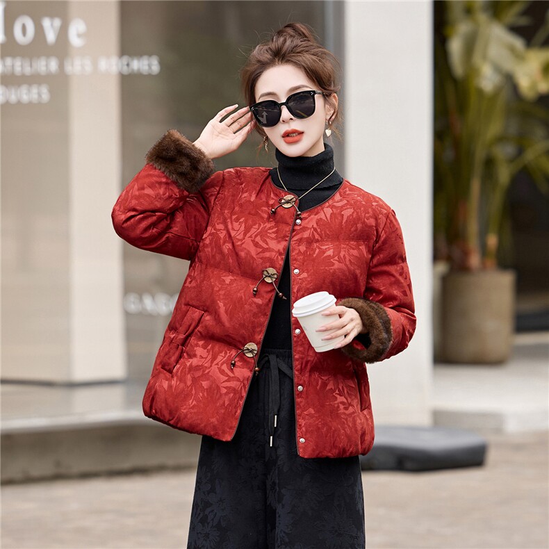现货2025年冬装新款中式民族风羽绒服时尚宽松显瘦复古提花外套女,女装羽绒服,璐依舞