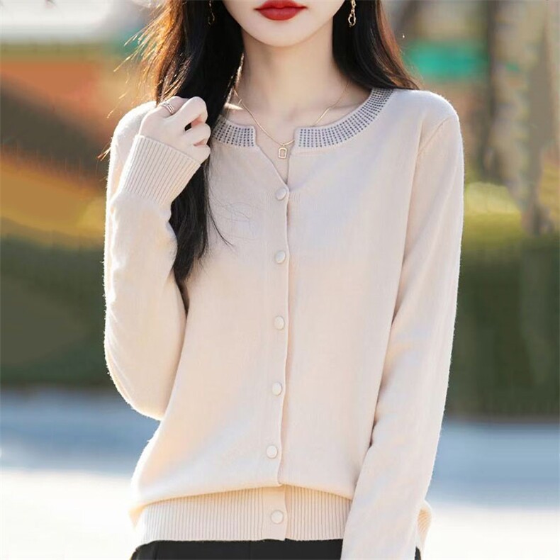 2025舒适百搭简约亮钻领圆领开衫舒适软糯秋冬新款，女装针织衫/毛衣，萱芳婷羊绒