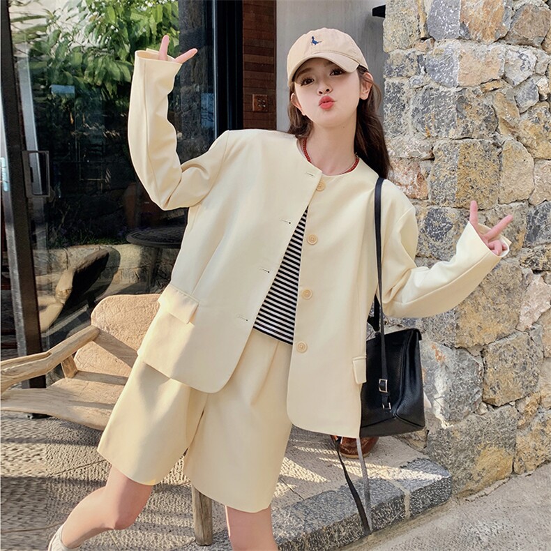 法式时尚气质圆领外套套装女2025春秋季新款宽松显瘦短裤子两件套图片