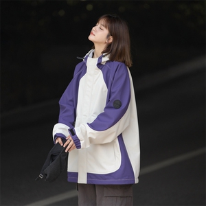 西瓜红撞色冲锋衣女户外三防登山服春秋款工装夹克拼色雪尼尔外套图片