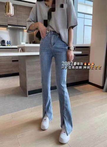 现货2021春主推款高腰显瘦前开叉直筒牛仔裤S一XL，女装牛仔裤，简 影