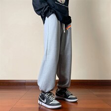 灰色