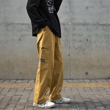 卡其色