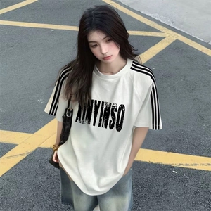 抖音得物品质二开240克宽松纯棉美式潮牌印花三条杠中性风短袖T恤图片
