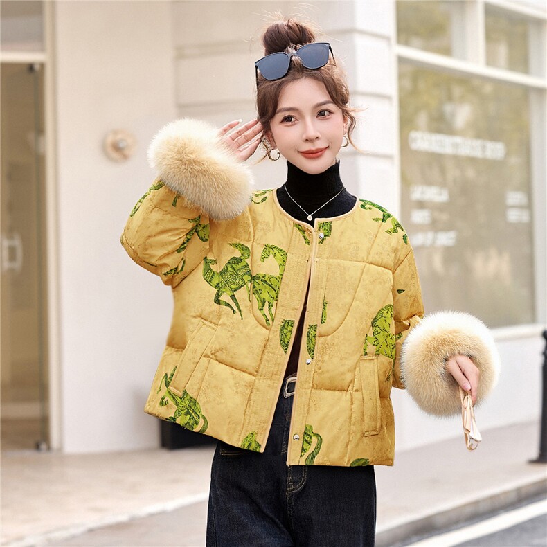 现货。现货。2025年冬季新中式短款真狐狸毛气质潮羽绒新款,女装羽绒服,艾仟回(原伊仟回)