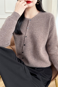 斜排扣子羊毛衫女2024年秋冬新款休闲舒适图片