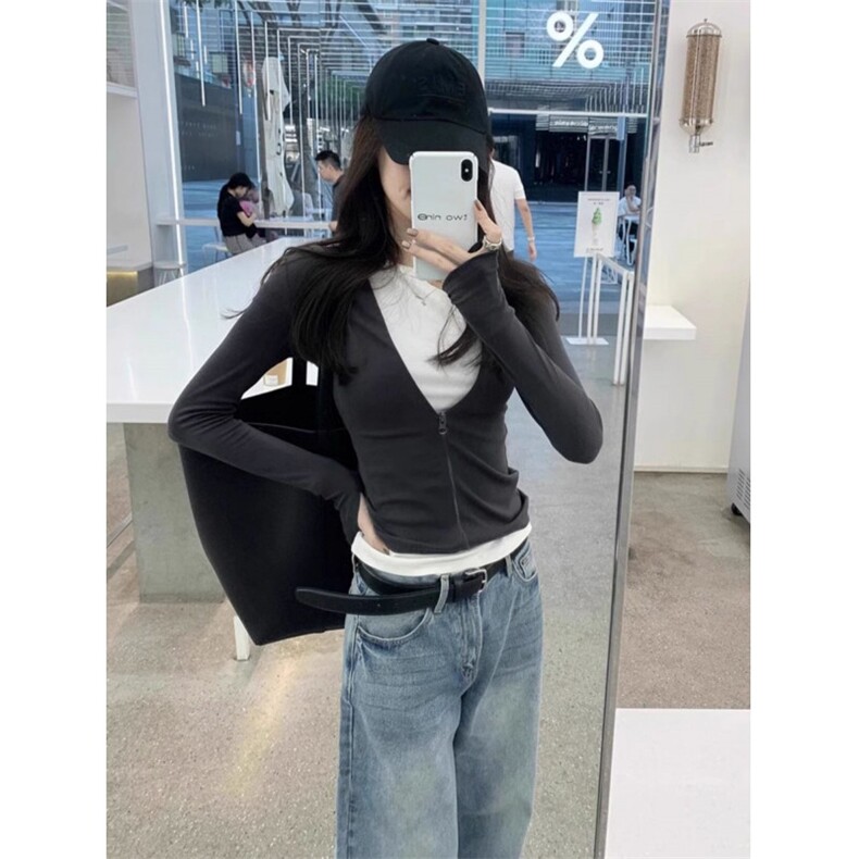 黑白撞色假两件打底上衣女秋冬2025新款修身V领长袖T恤辣妹内搭图片