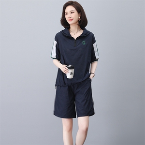 夏季短袖短款套装女2023新款洋气减龄连帽上衣宽松休闲时尚两件套图片