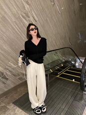 纯欲v领打底衫女春季新款修身长袖独特绝美小上衣，女装针织衫/毛衣，半城羊绒