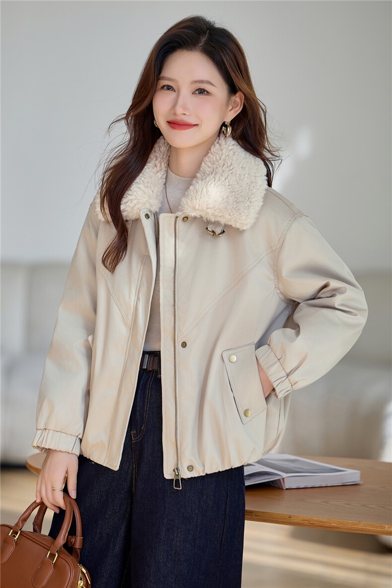 现货。2025冬新款休闲派克服加绒加厚外套女显瘦保暖棉衣短款,女装棉衣/棉服,依万里