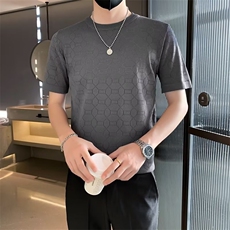 灰色